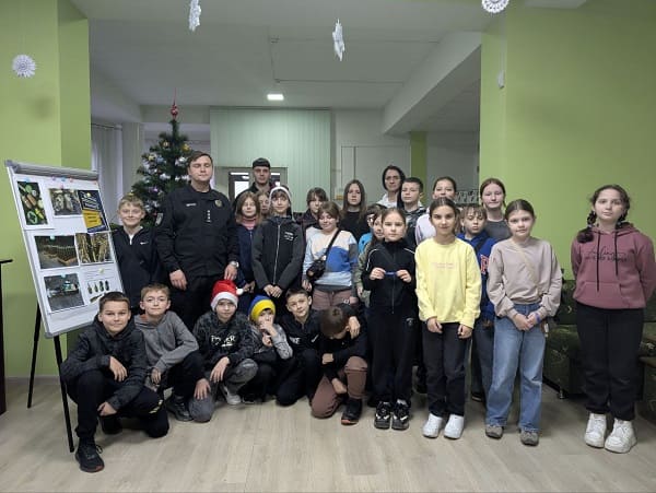 Працівники Управління поліції охорони в Рівненській області навчали правил поводження з вибухонебезпечними предметами (04.12.2025)