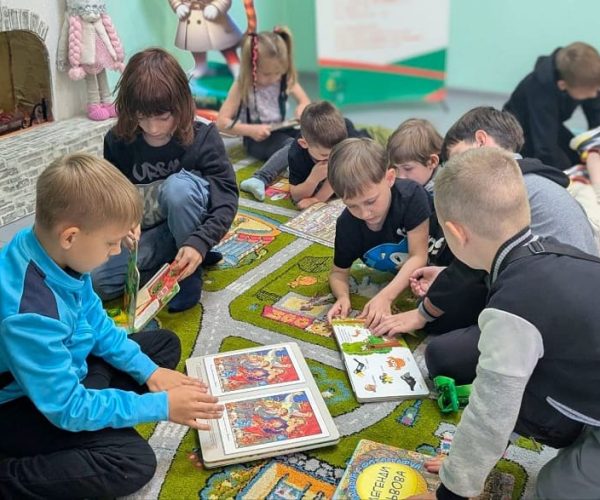Читачі дитячої книгозбірні долучилися до Національного тижня читання сучасної української літератури (27.07.2026)