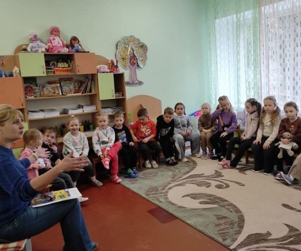 Бібліотекарі завітали до вихованців закладу дошкільної освіти (22.10.2026)