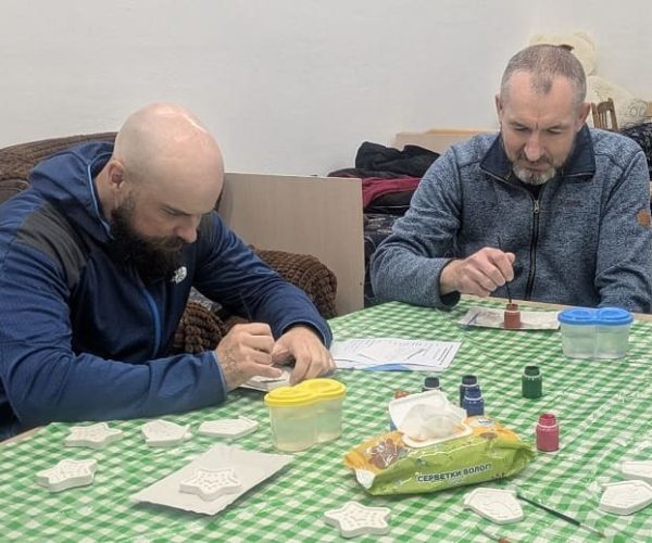 Бібліотека організувала арттерапевтичне заняття для військових (22.10.2026)